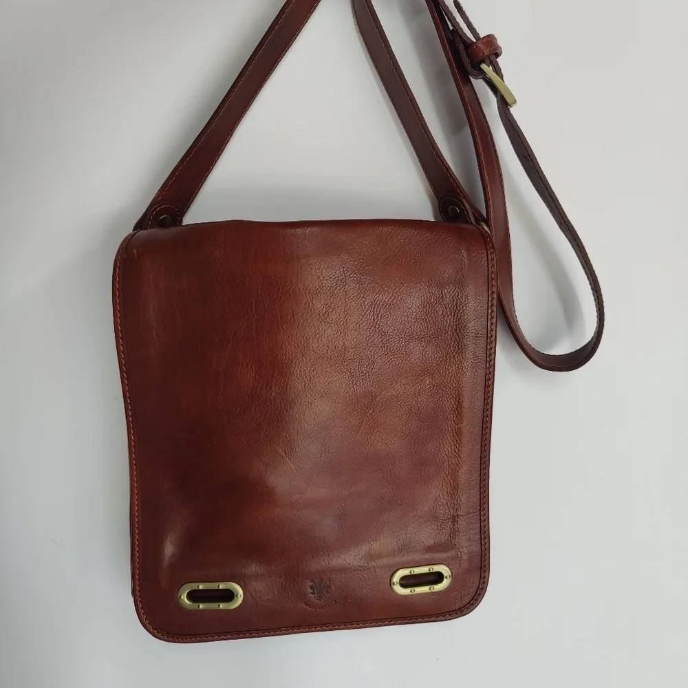 Vera Pelle Leather Messenger bag